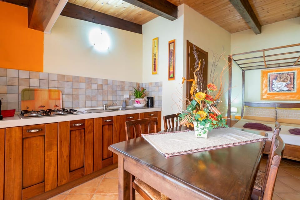 Property building, Kitchen or kitchenette, Living room