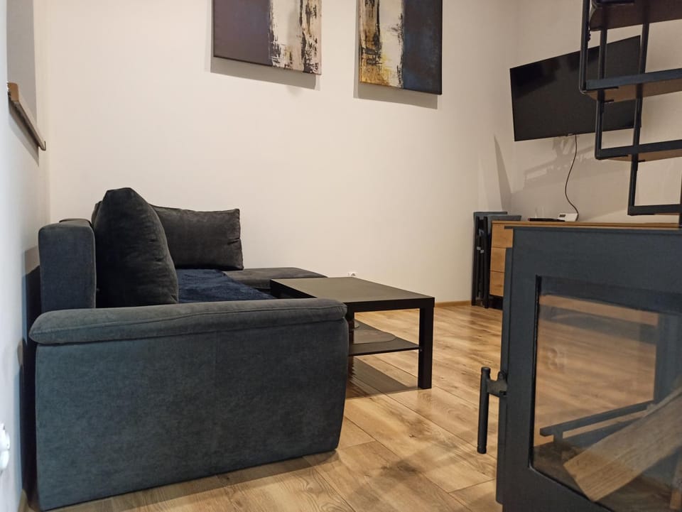 TV and multimedia, Living room, Seating area, flat iron
