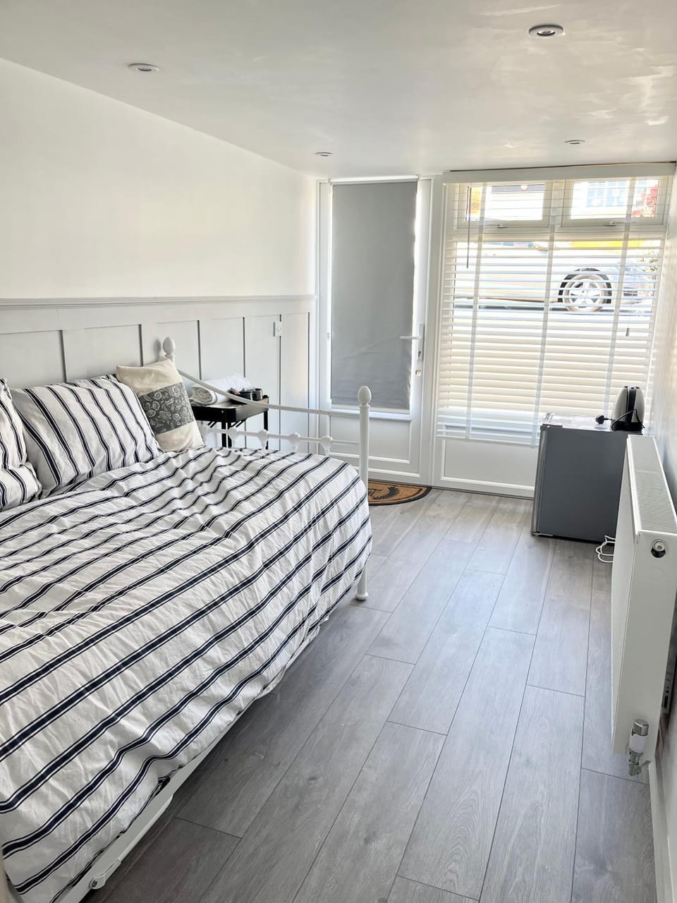 Tonteg Cosy Guest Suite Bed and Breakfast in Wales