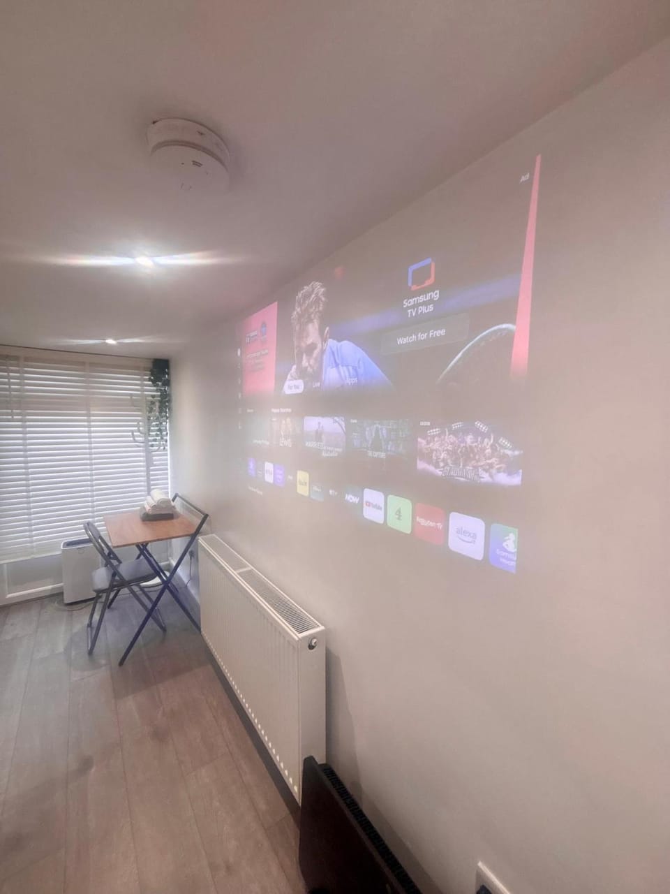 Tonteg Cosy Guest Suite Bed and Breakfast in Wales