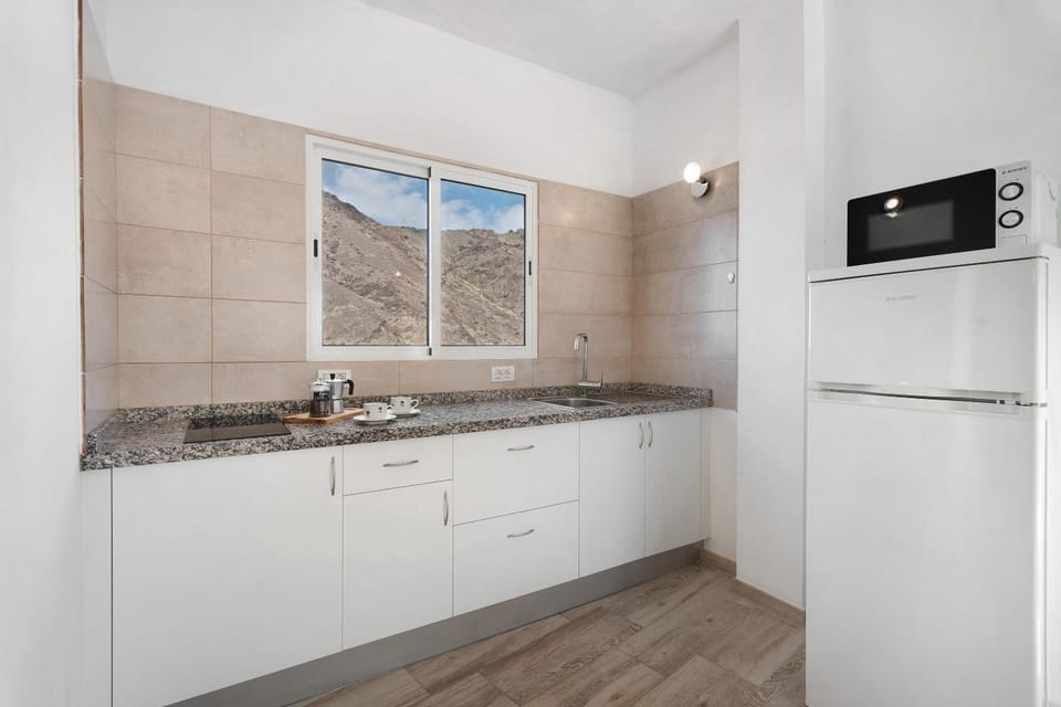 Kitchen or kitchenette, Living room