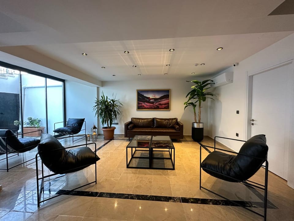 Lobby or reception, Inner courtyard view