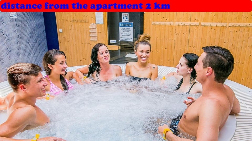 People, Hot Tub