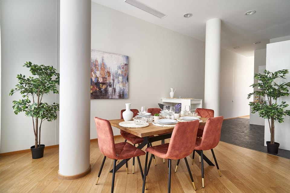 Seating area, Dining area