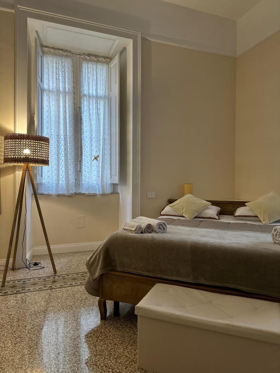 Photo of the whole room, Bedroom