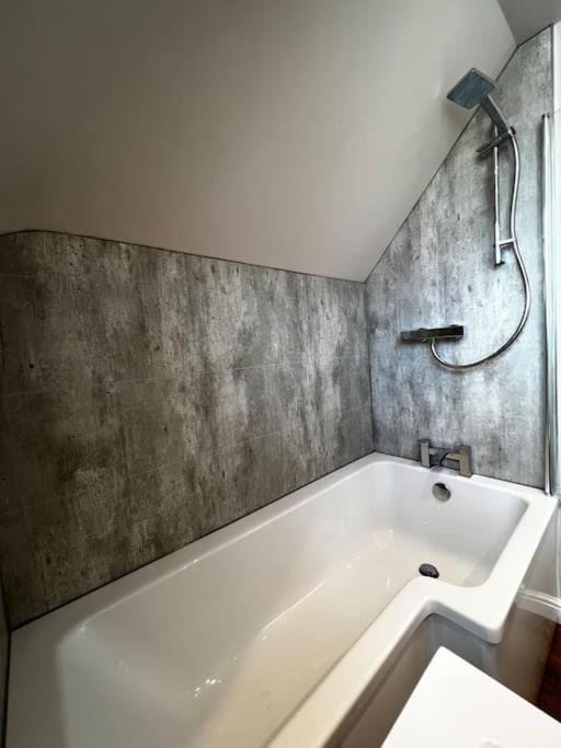 Bathroom, Bath