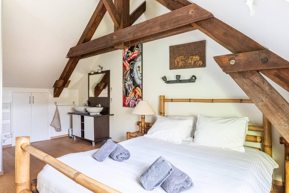 Bed, Bedroom