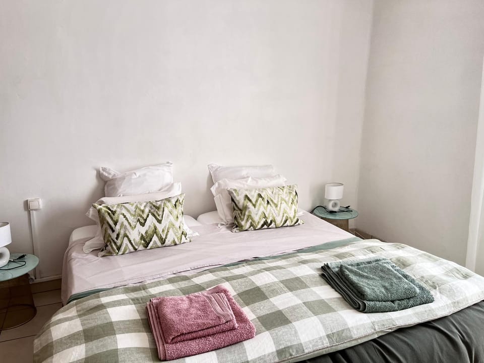 Alberta Apartment in Béziers