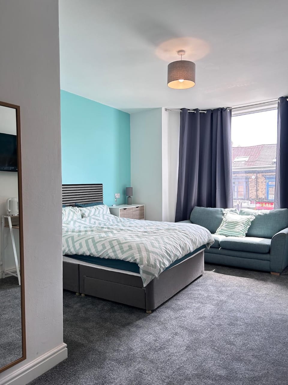 Bed, Photo of the whole room, Seating area, Bedroom