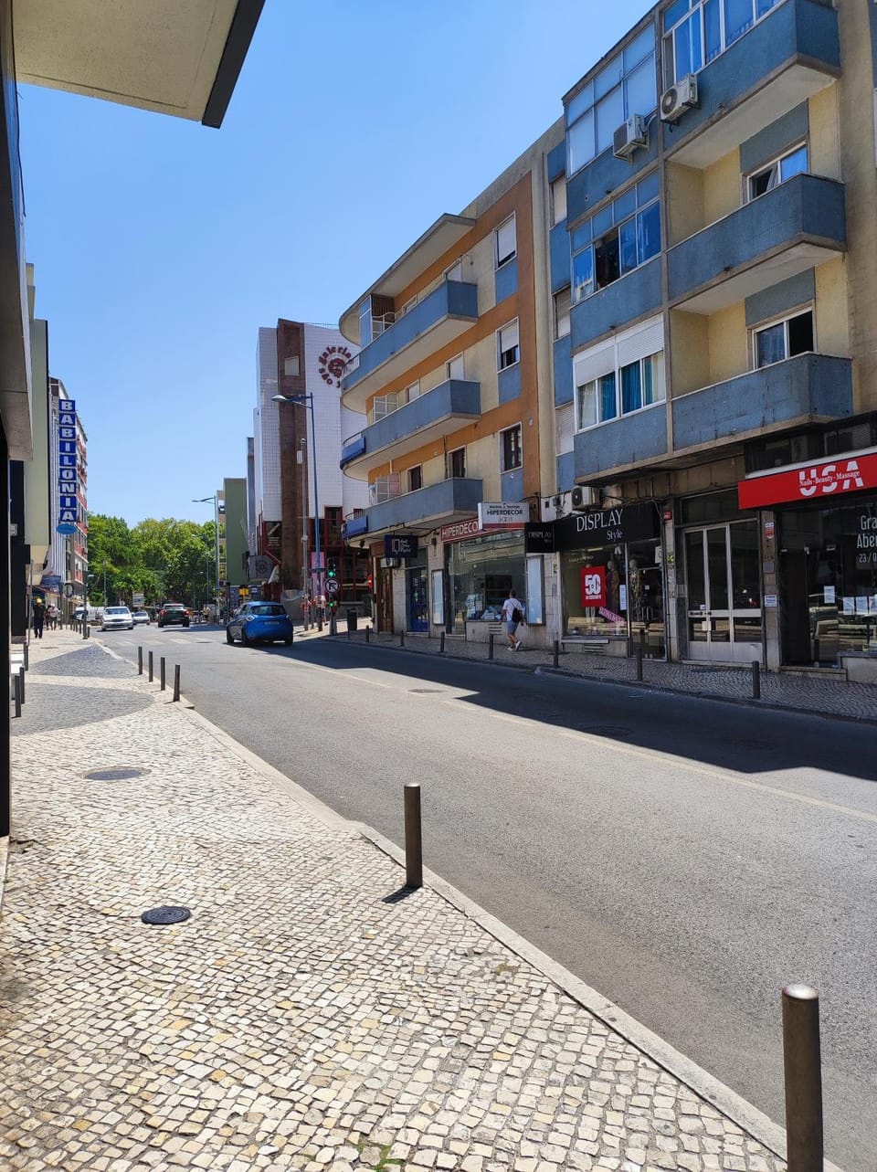 Property building, Day, City view, Street view, Location