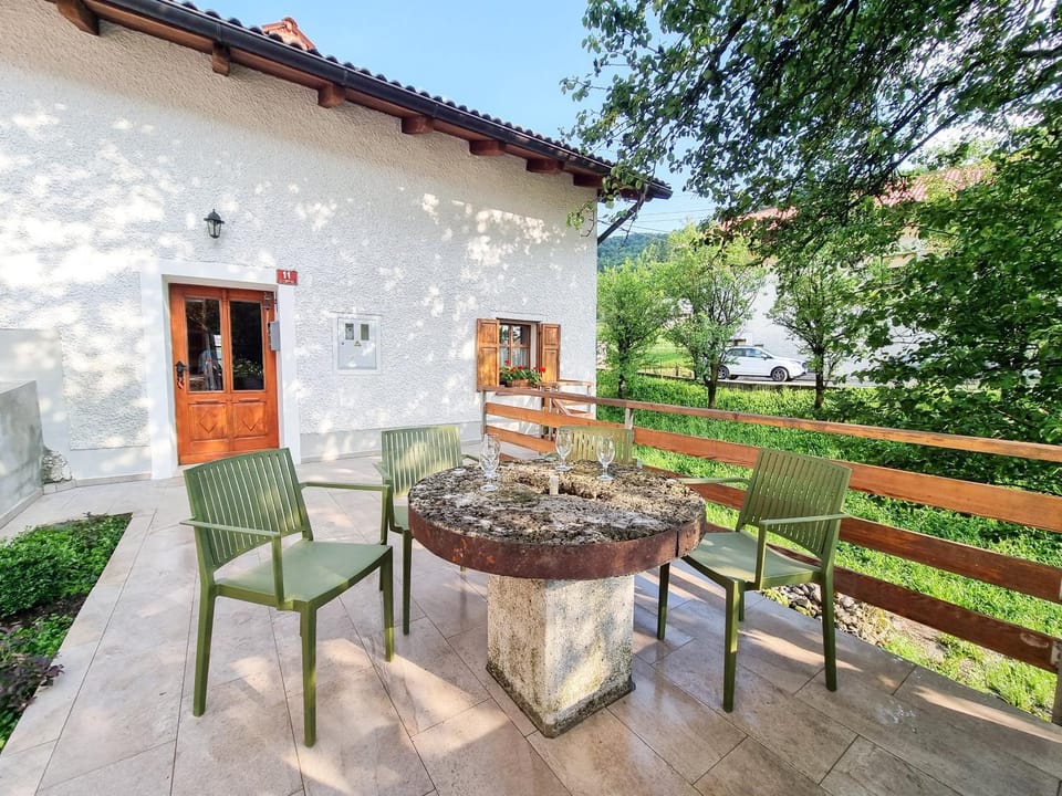 Patio, Facade/entrance, View (from property/room)