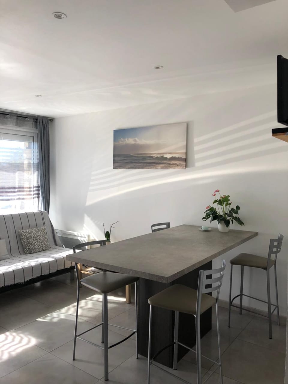 Appartement sur la colline avec accès piscine Apartment in Manosque