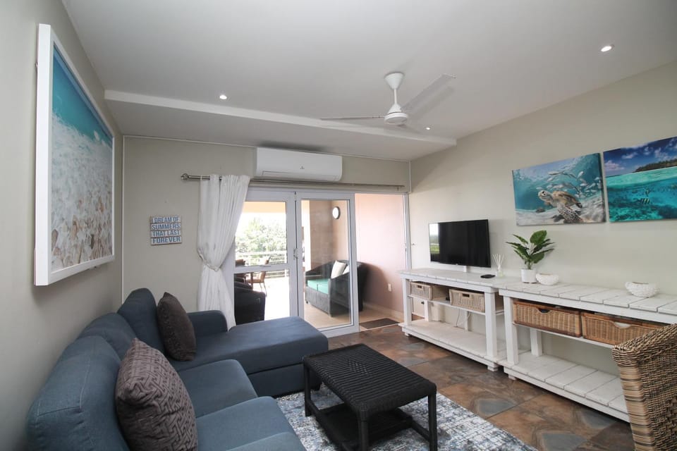 Living room, Seating area, air conditioner