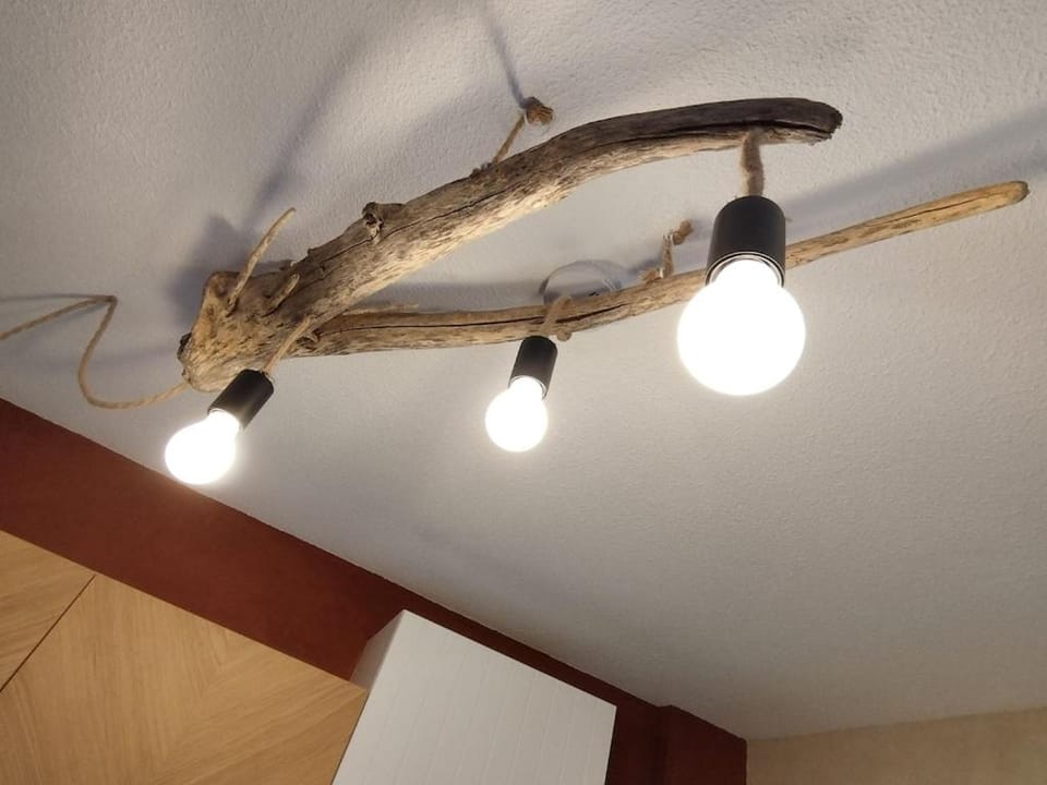 Les CHÊNES appartement climatisé avec terrasse à 8mn à pieds de la plage Apartment in Le Lavandou