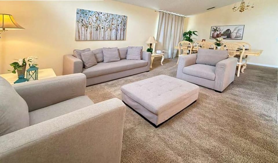 Restful 4BR 3BA with BBQ, Heated Pool & SPA House in Kissimmee