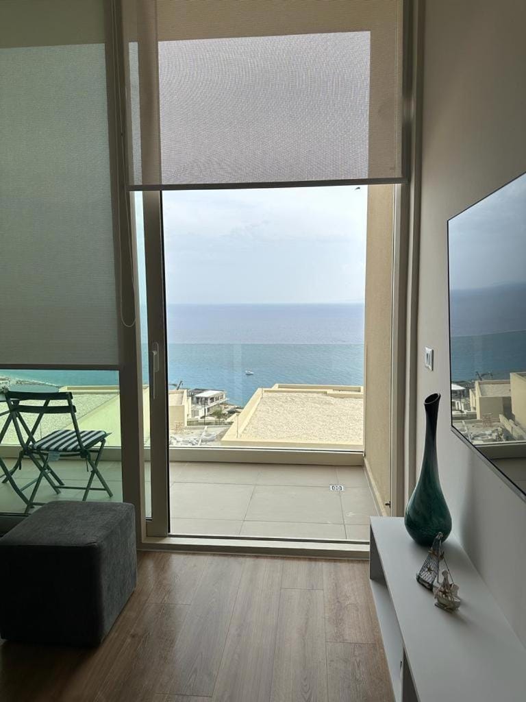 Balcony/Terrace, Living room, Seating area, Sea view