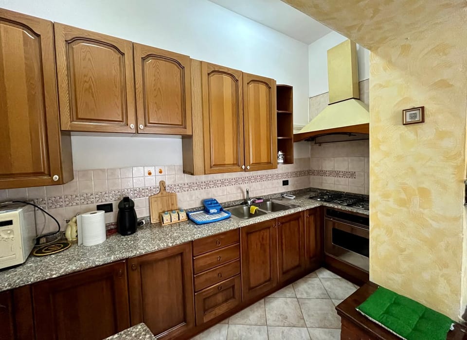 Coffee/tea facilities, Kitchen or kitchenette, minibar, pet friendly, stove