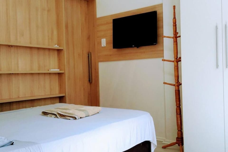 Bed, TV and multimedia, Photo of the whole room, Bedroom, towels, wardrobe