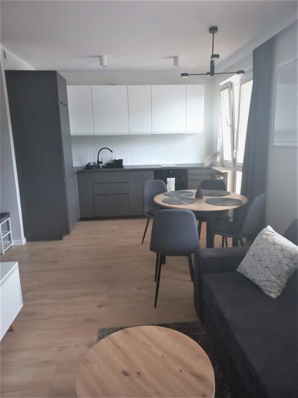 Kitchen or kitchenette, Living room, Seating area, Dining area, pet friendly, stove