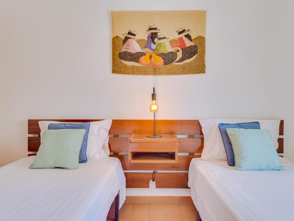 Bed, Photo of the whole room, Decorative detail, Bedroom