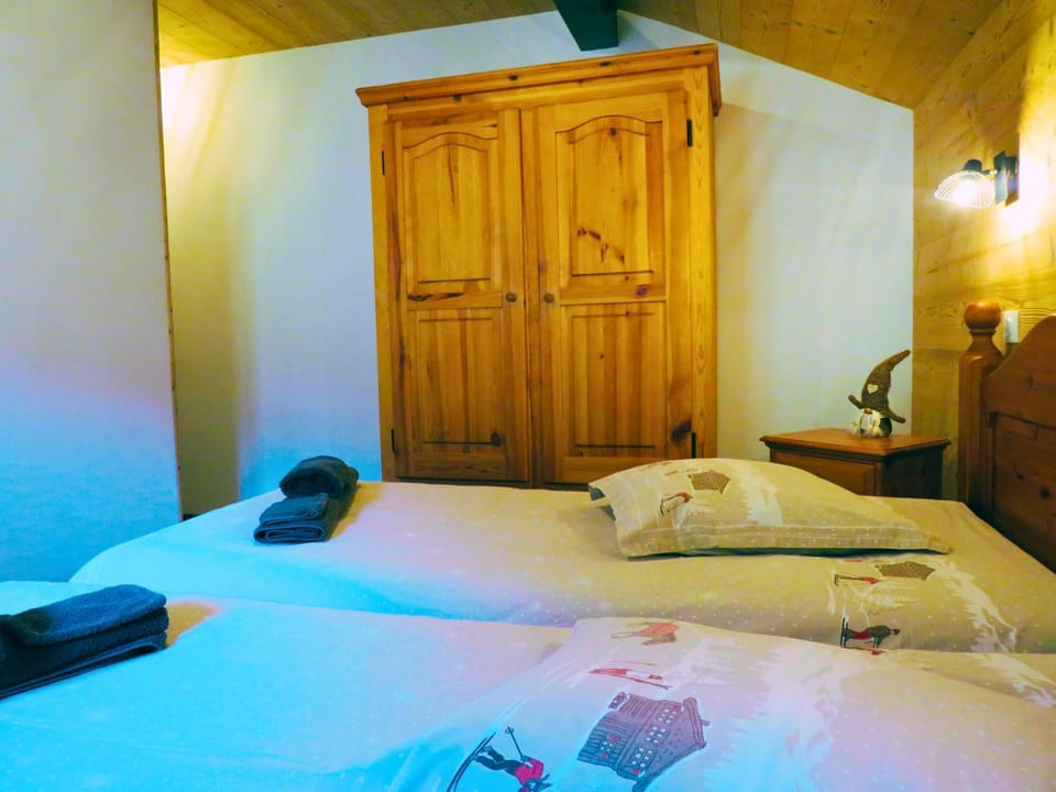 Bed, Bedroom
