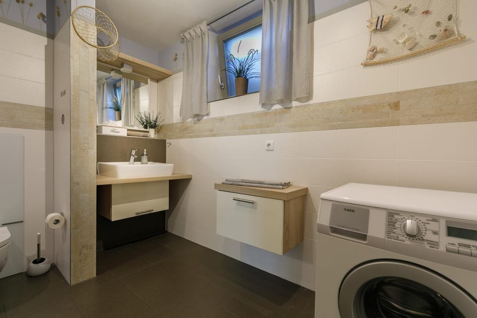 Bathroom, washing machine