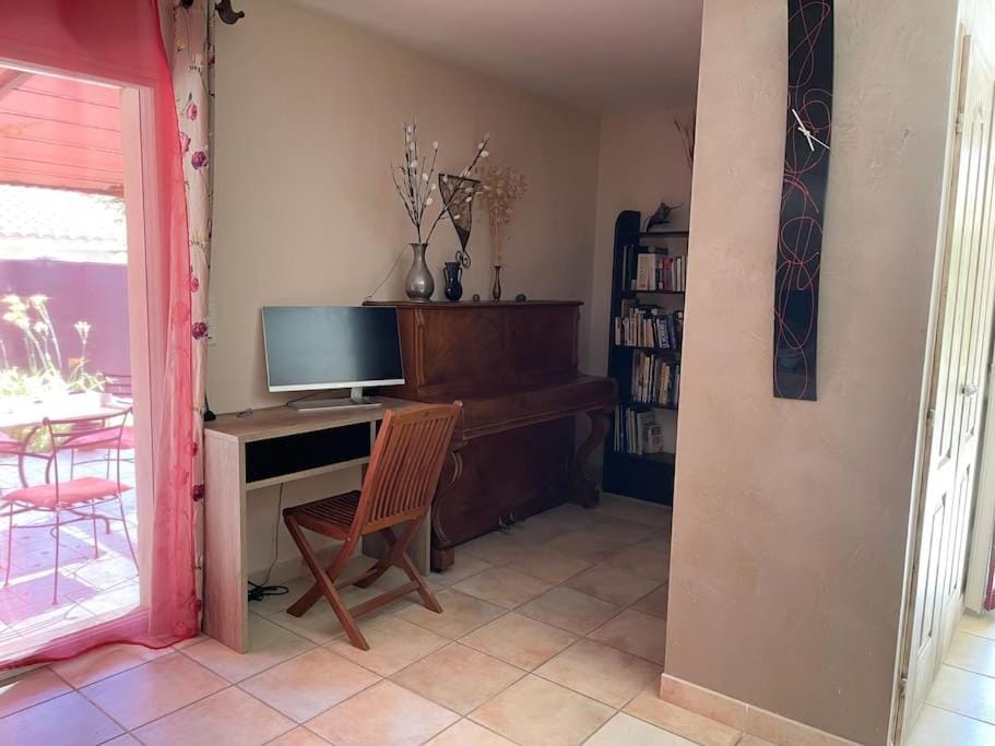 Petit paradis . Villa in Villeneuve-lès-Avignon