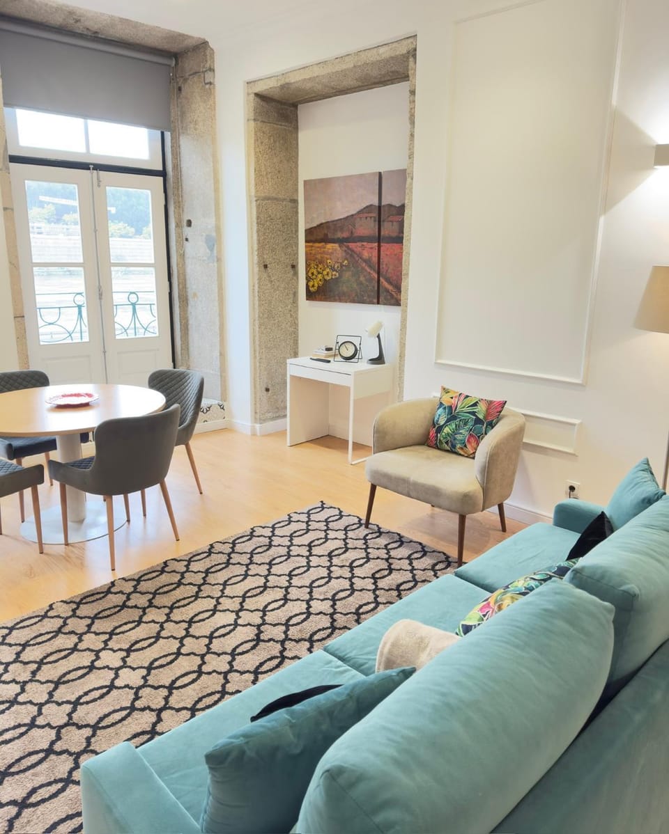 Living room, Dining area, Bedroom