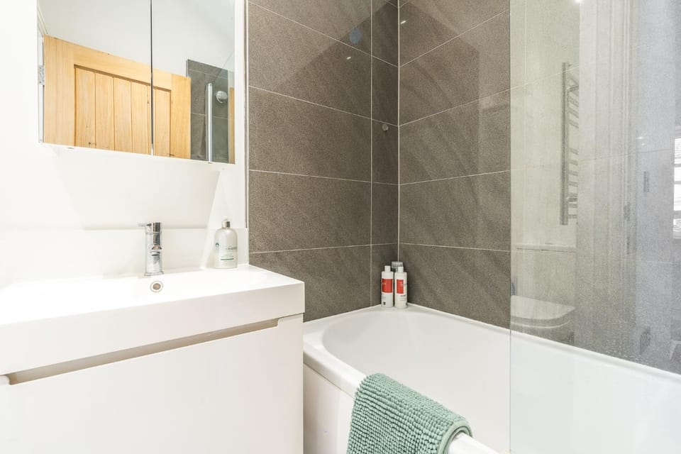 Bathroom, Bath