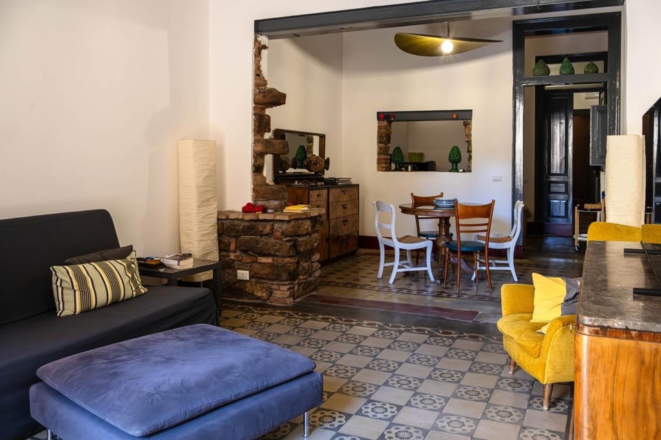 Facade/entrance, View (from property/room), Balcony/Terrace, Kitchen or kitchenette, Living room, Decorative detail, Seating area, Dining area, Food, Guests, Breakfast, Dinner, Family, furniture, heating, internet