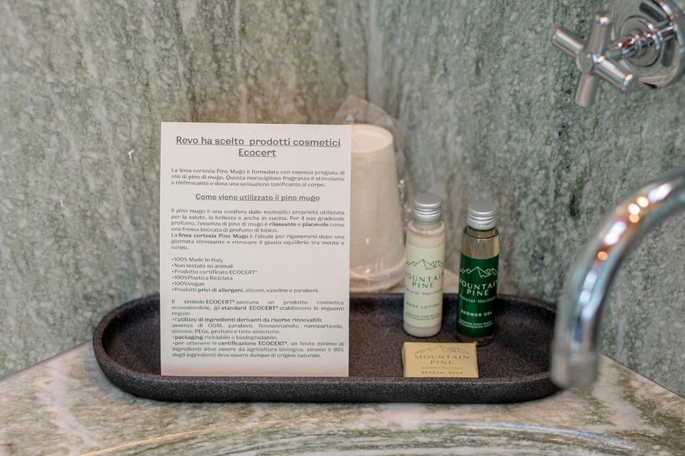 Bathroom, Decorative detail