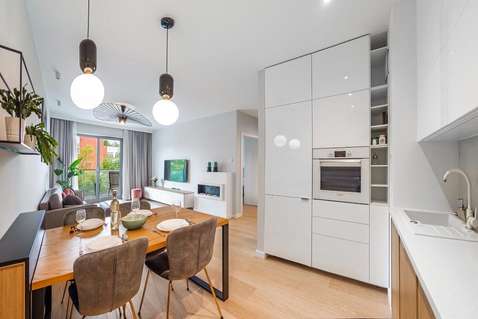 Kitchen or kitchenette, Dining area, stove