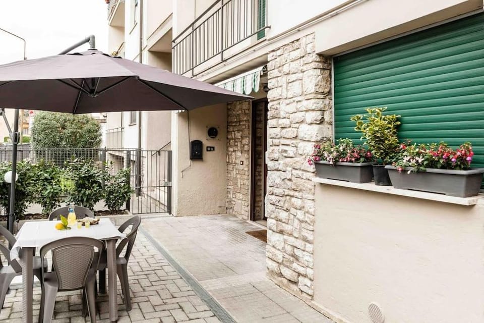 Patio, Garden view