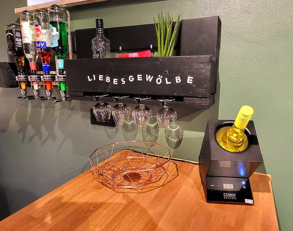 Lounge or bar, minibar