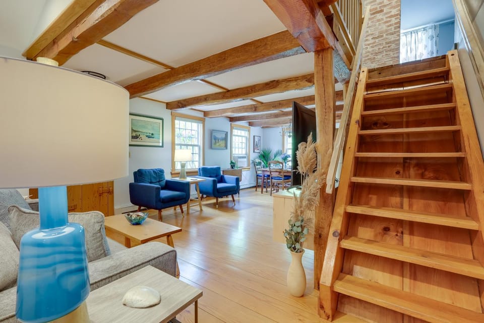 2 Mi to Beach! Cape Cod Family Retreat w/ Deck House in Brewster