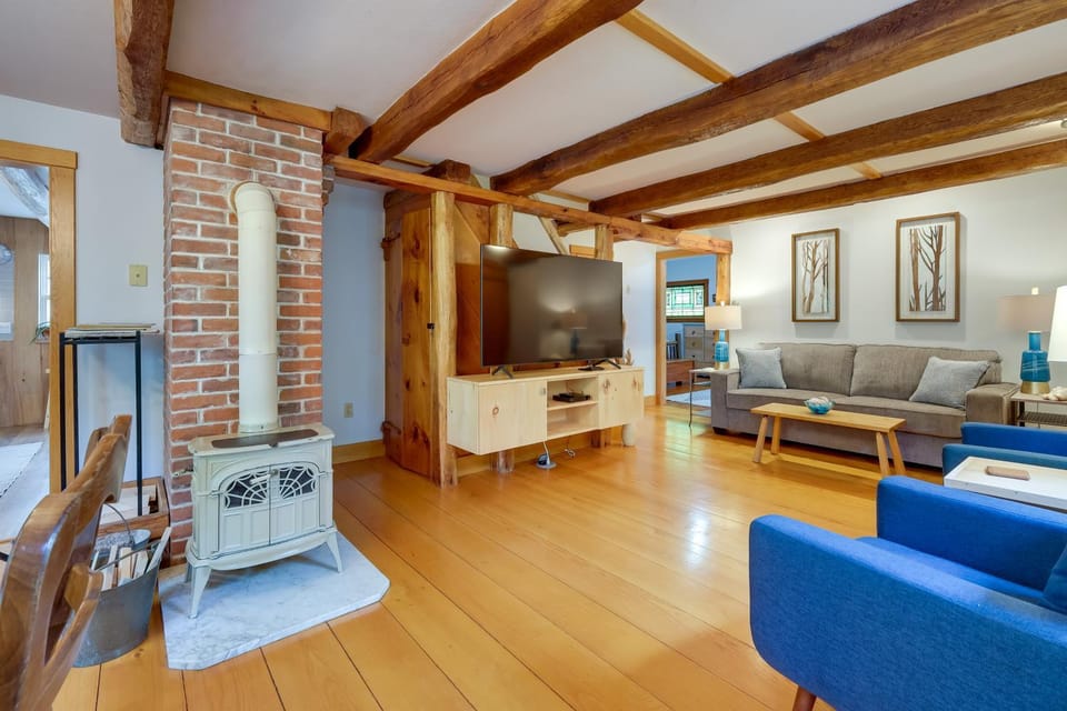 2 Mi to Beach! Cape Cod Family Retreat w/ Deck House in Brewster