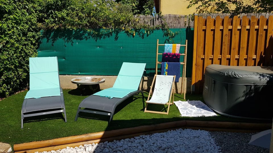 Patio, Spa and wellness centre/facilities, sunbed
