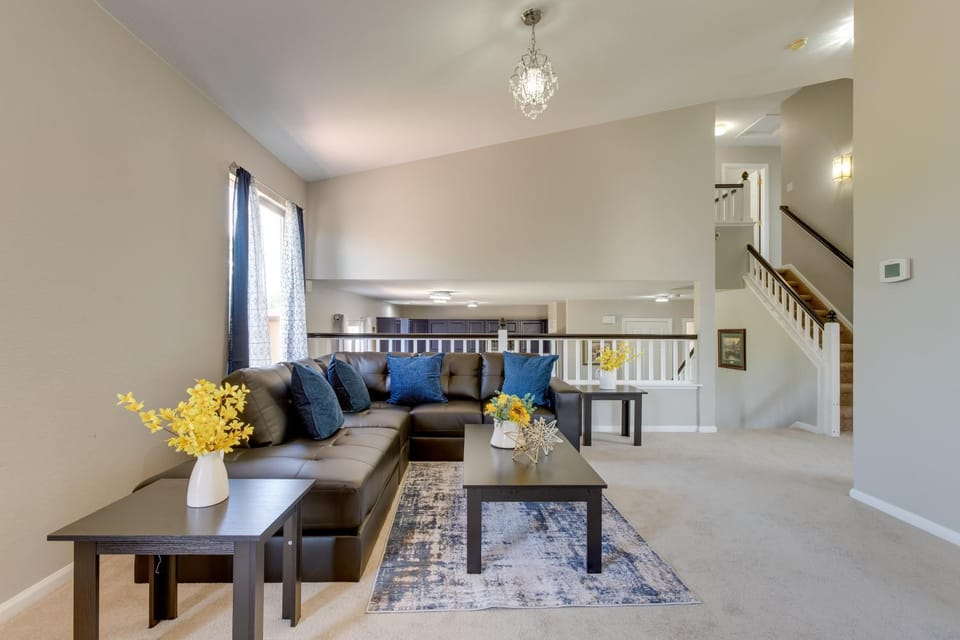 Spacious Aurora Home: 20 Mi to Downtown Denver! House in Aurora