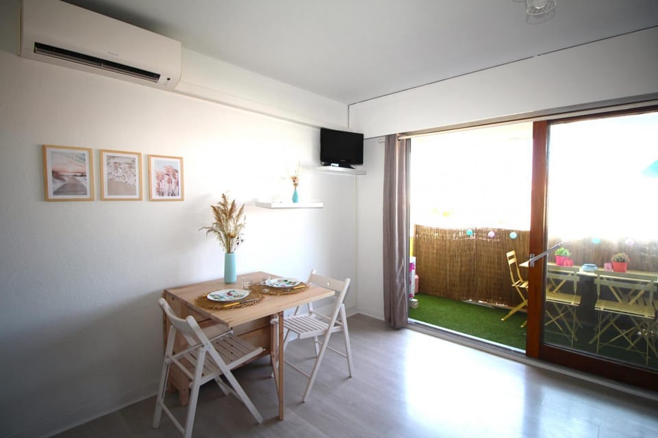 Studio 4 personnes a 600m de la plage et parking Apartment in Canet-en-Roussillon