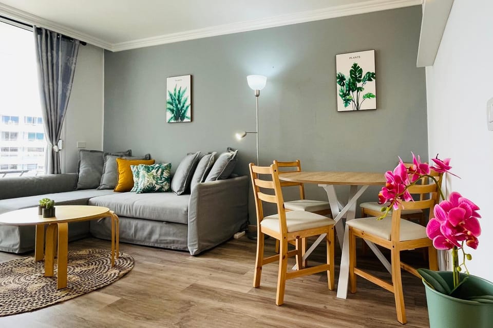 Living room, Seating area, Dining area