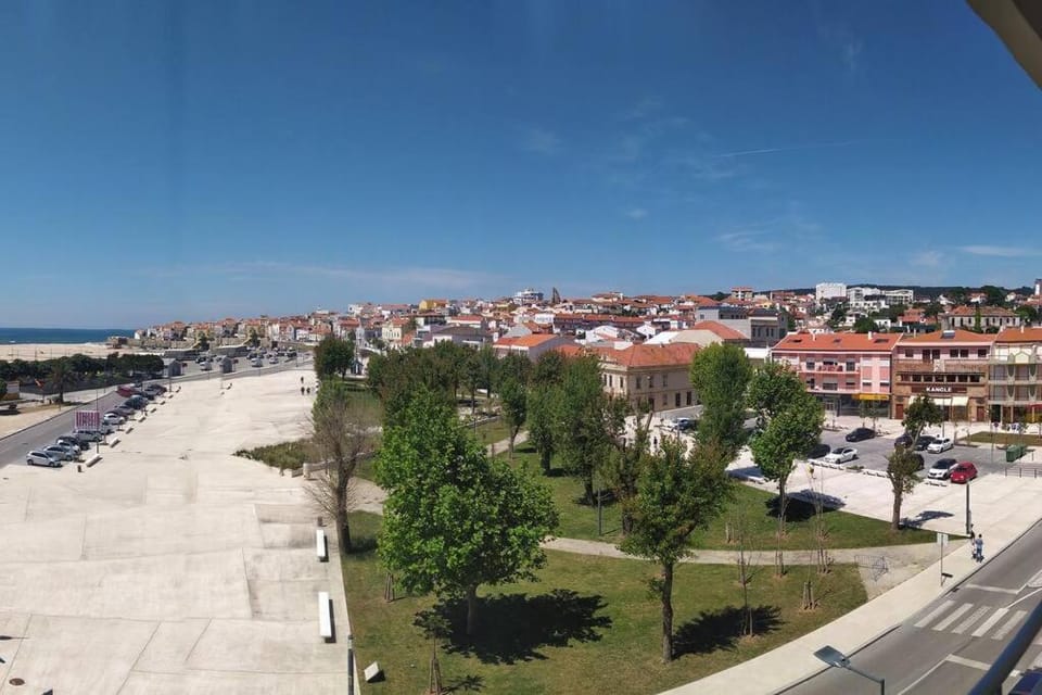 Sea view, Street view