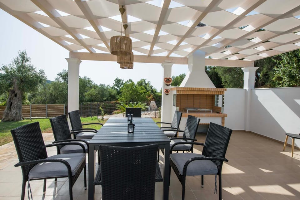 Patio, BBQ facilities, Garden, Dining area
