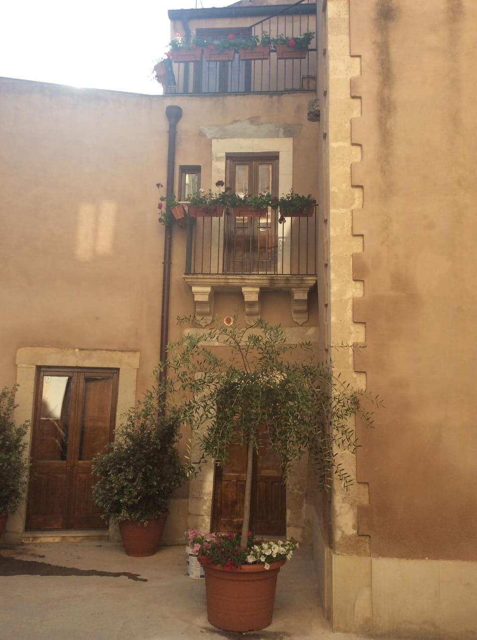 Facade/entrance