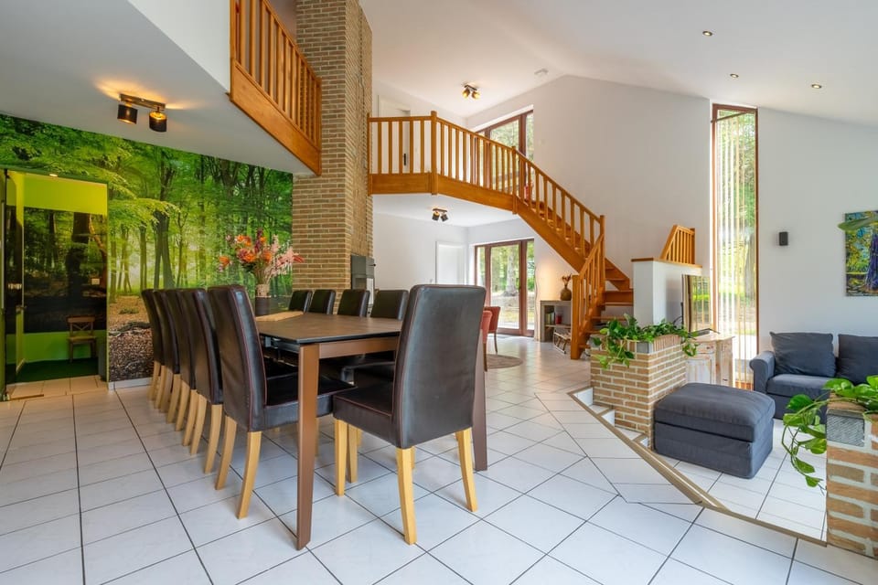 Seating area, Dining area