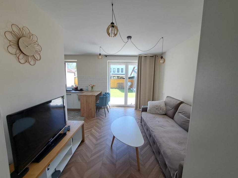 Communal lounge/ TV room, TV and multimedia, Living room, Seating area, Evening entertainment