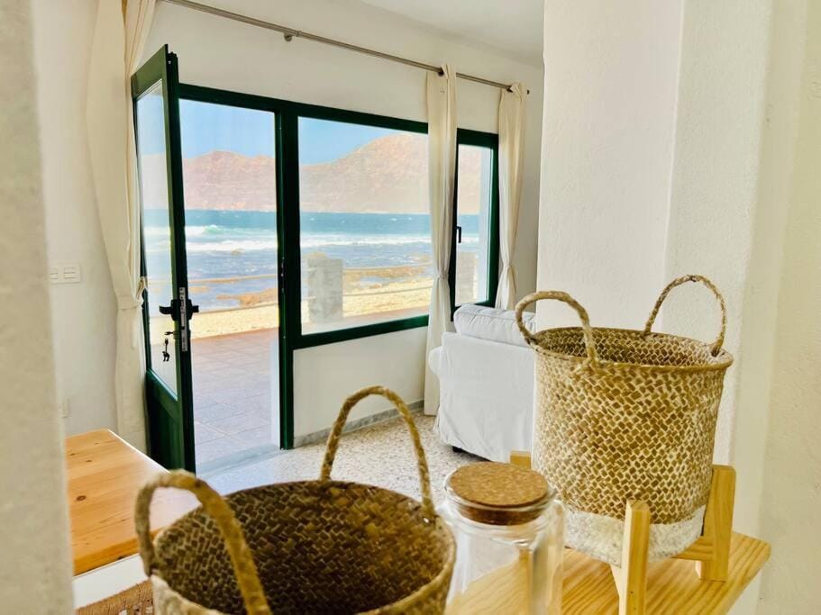Famara Frontsea house Apartment in Isla de Lanzarote