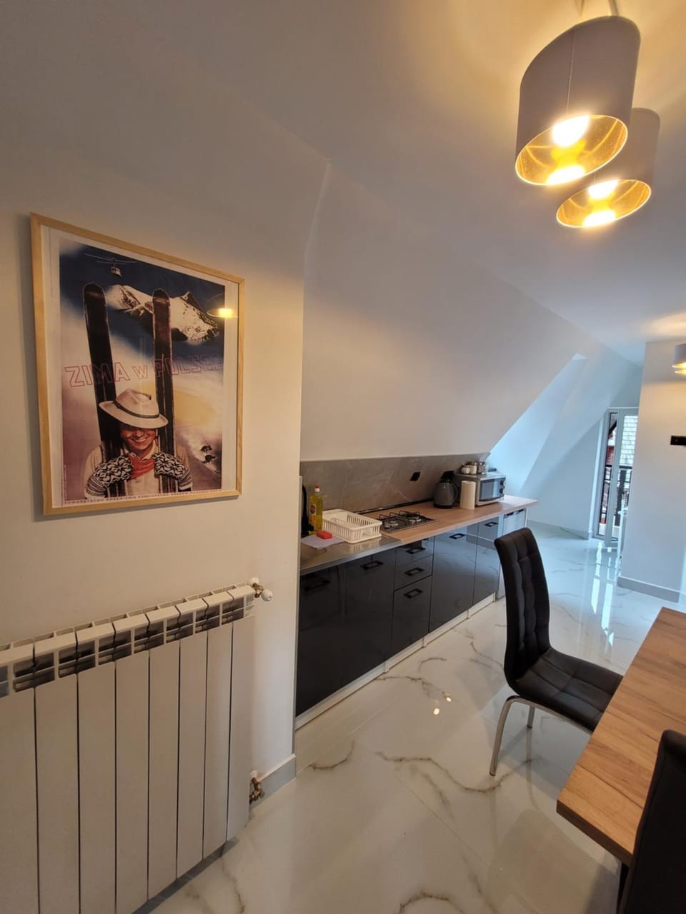 Kitchen or kitchenette, Living room, Seating area, Dining area