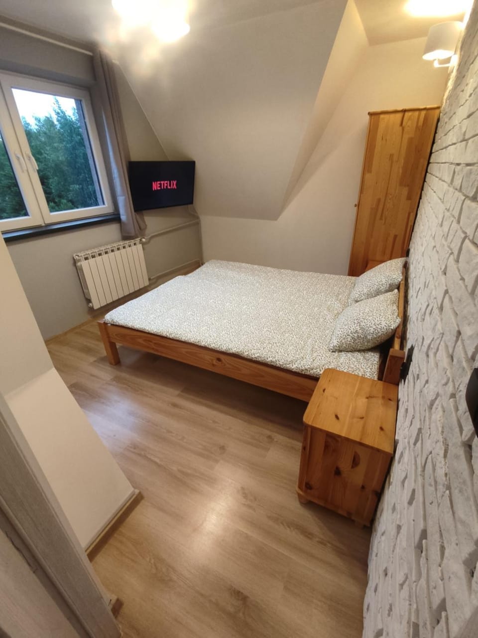 Bed, TV and multimedia, Photo of the whole room, Bedroom, wardrobe