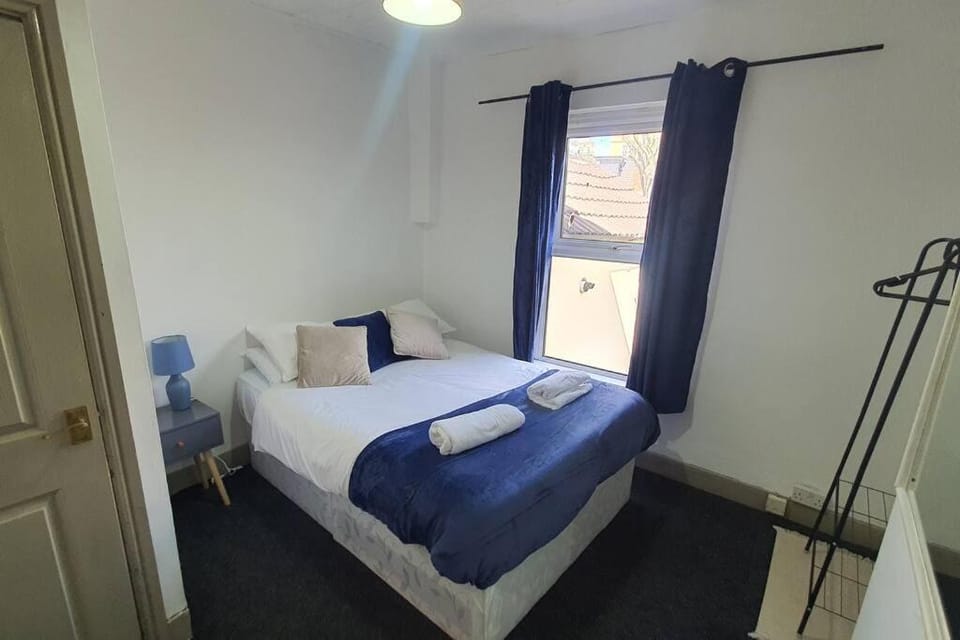 Free Netflix, Large House, Great Price Apartment in Cardiff