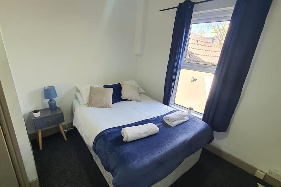 Free Netflix, Large House, Great Price Apartment in Cardiff